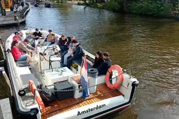 smoke boat tour